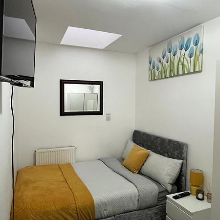 Home Away Лондон Экстерьер фото