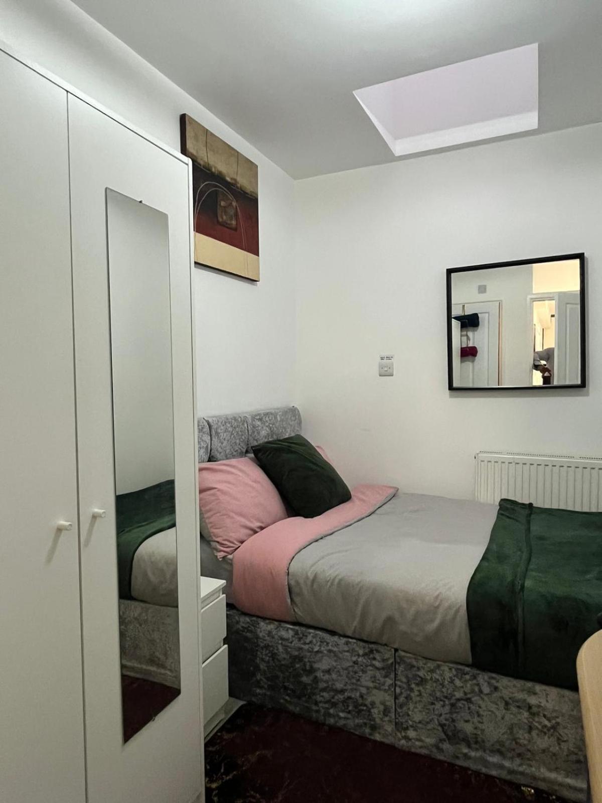 Home Away Лондон Экстерьер фото